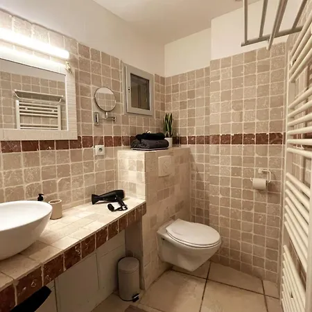 דירה Bright Center Flat With Terrace
